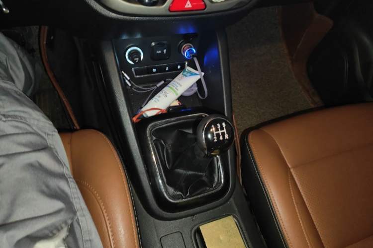 Used CHANGAN OSHAN CX70 2016 1.6L Manual Luxury Model Gear Lever