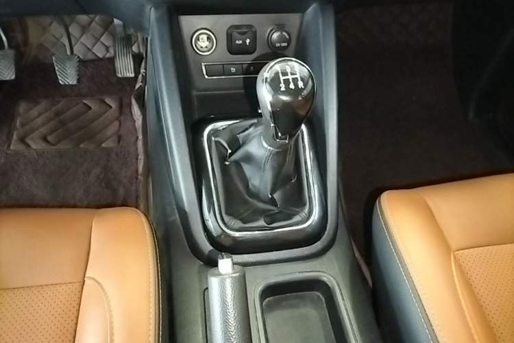Used CHANGAN OSHAN CX70 2016 1.6L Manual Luxury Model Gear Lever