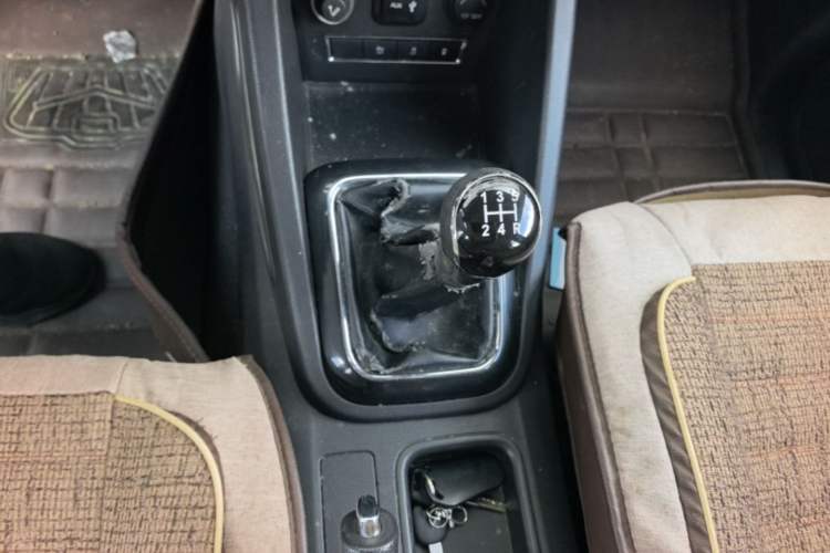 Used CHANGAN OSHAN CX70 2016 1.6L Manual Luxury Model Gear Lever