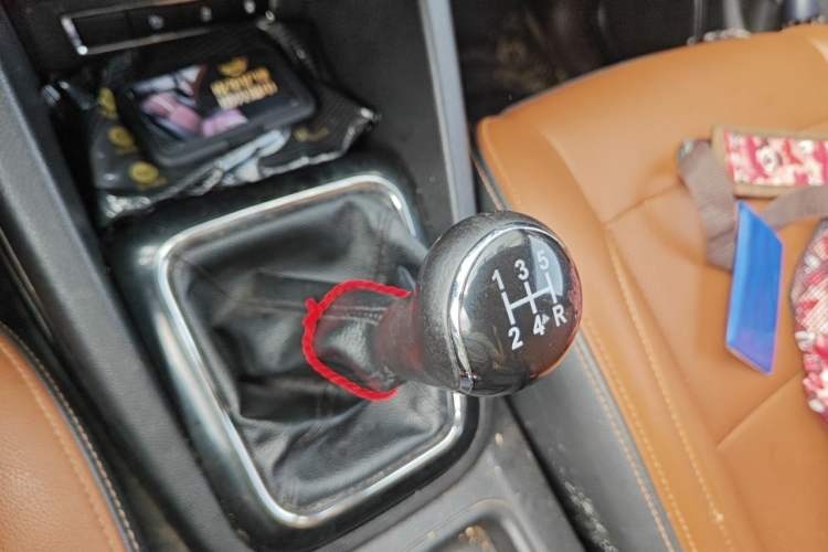 Used CHANGAN OSHAN CX70 2016 1.6L Manual Luxury Model Gear Lever