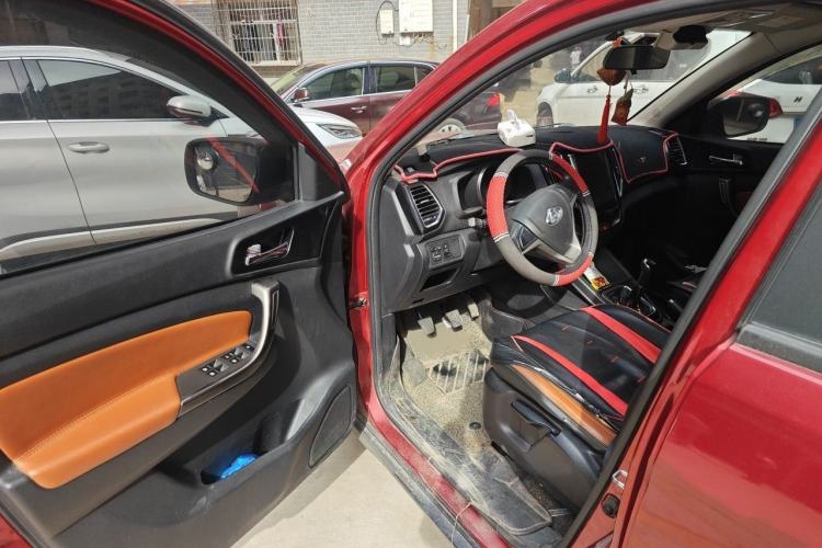 Used CHANGAN OSHAN CX70 2016 1.6L Manual Luxury Model Interior 3