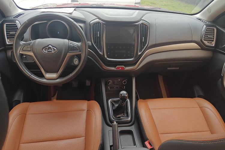 Used CHANGAN OSHAN CX70 2016 1.6L Manual Luxury Model Interior 3