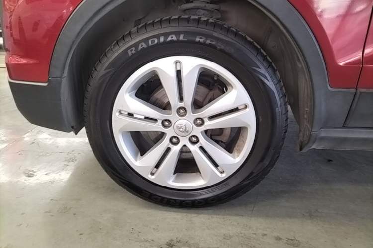 Used CHANGAN OSHAN CX70 2016 1.6L Manual Luxury Model Left Front Wheel Hub