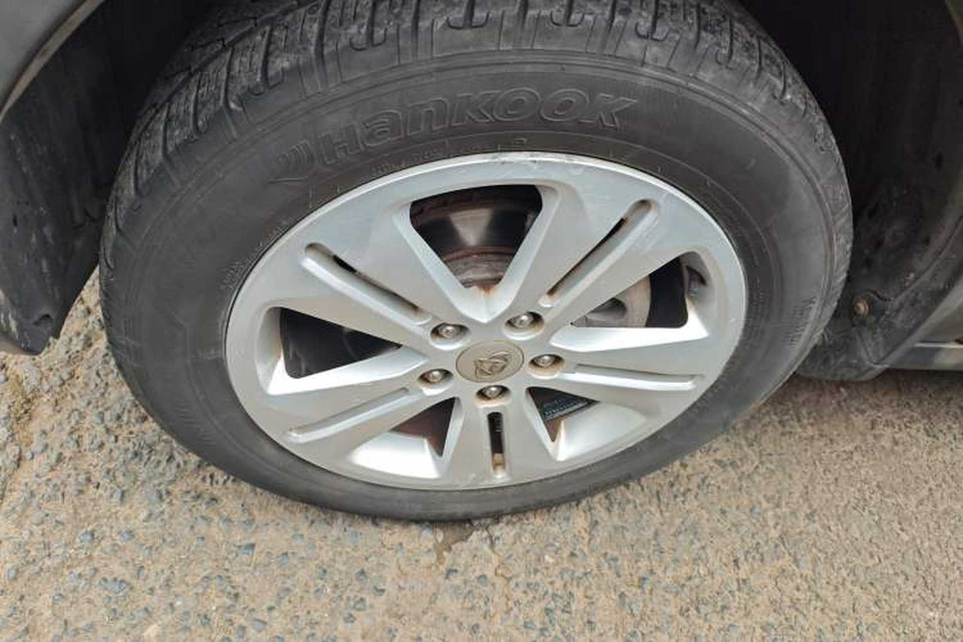 Used CHANGAN OSHAN CX70 2016 1.6L Manual Elite Model Left Front Wheel Hub