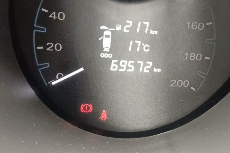 Used CHANGAN OSHAN CX70 2016 1.6L Manual Luxury Model Odometer Close Up