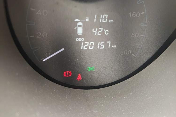 Used CHANGAN OSHAN CX70 2016 1.6L Manual Luxury Model Odometer Close Up