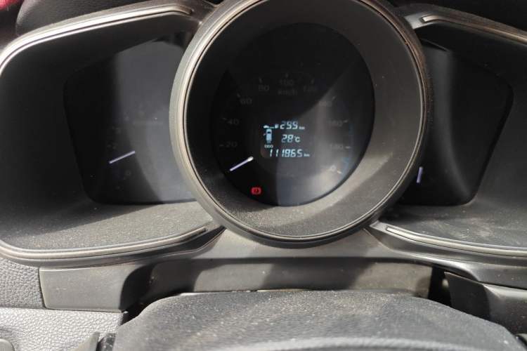 Used CHANGAN OSHAN CX70 2016 1.6L Manual Luxury Model Odometer Close Up