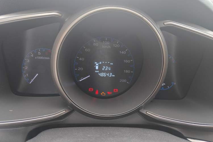 Used CHANGAN OSHAN CX70 2016 1.6L Manual Luxury Model Odometer Close Up