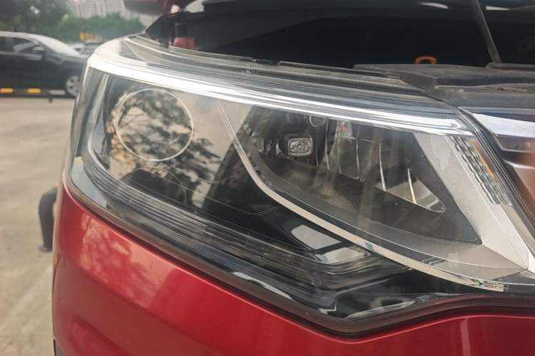 Used CHANGAN OSHAN CX70 2016 1.6L Manual Comfort Model Right Front Headlight
