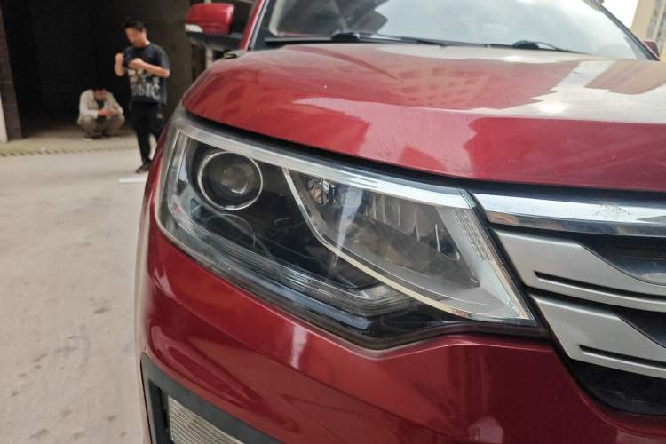 Used CHANGAN OSHAN CX70 2016 1.6L Manual Luxury Model Right Front Headlight