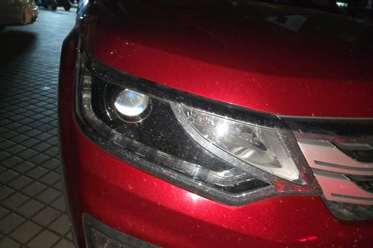 Used CHANGAN OSHAN CX70 2016 1.6L Manual Luxury Model Right Front Headlight
