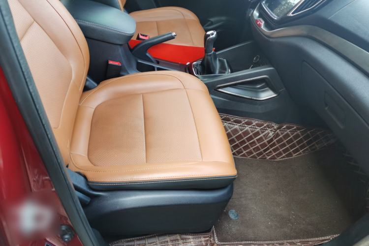 Used CHANGAN OSHAN CX70 2016 1.6L Manual Luxury Model Right Front Seat