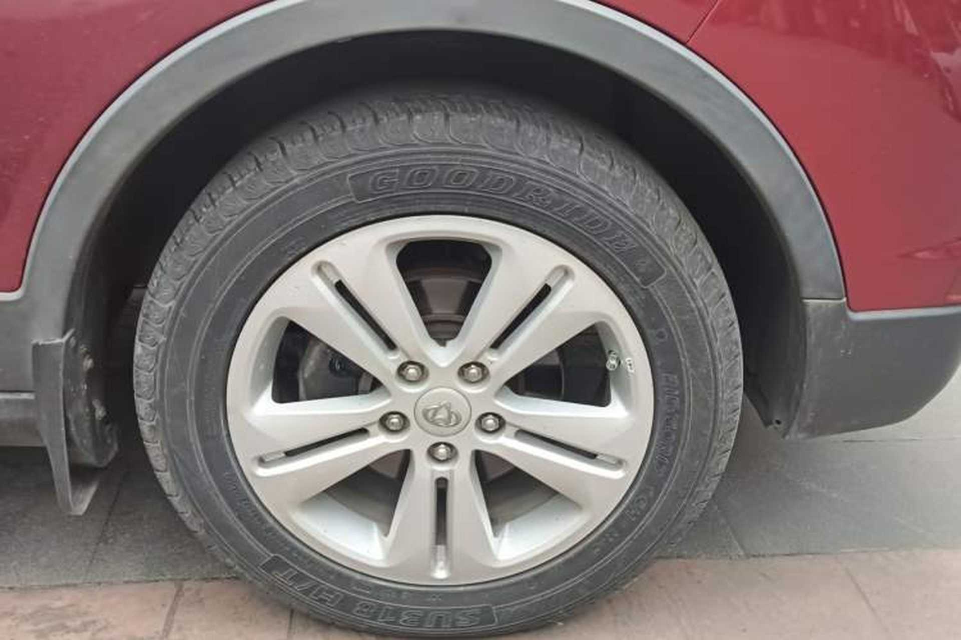 Used CHANGAN OSHAN CX70 2016 1.6L Manual Luxury Model Right Front Wheel Hub