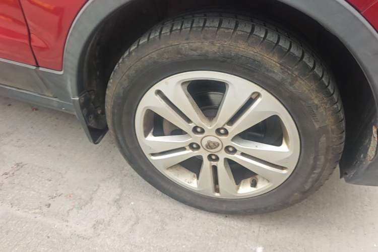 Used CHANGAN OSHAN CX70 2016 1.6L Manual Comfort Model Right Front Wheel Hub