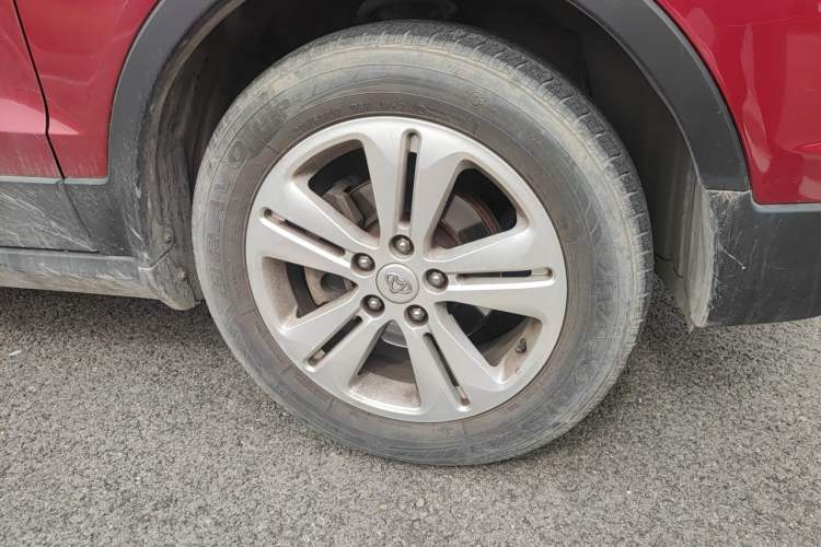 Used CHANGAN OSHAN CX70 2016 1.6L Manual Luxury Model Right Front Wheel Hub