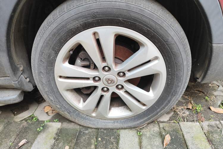 Used CHANGAN OSHAN CX70 2016 1.6L Manual Luxury Model Right Front Wheel Hub