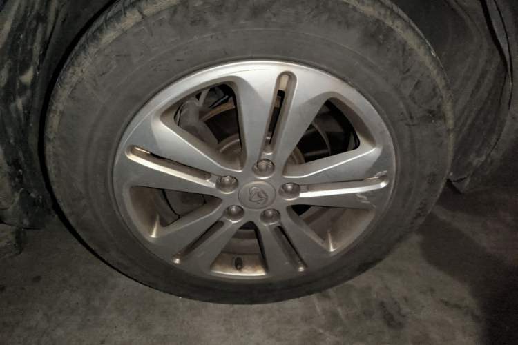 Used CHANGAN OSHAN CX70 2016 1.6L Manual Luxury Model Right Front Wheel Hub