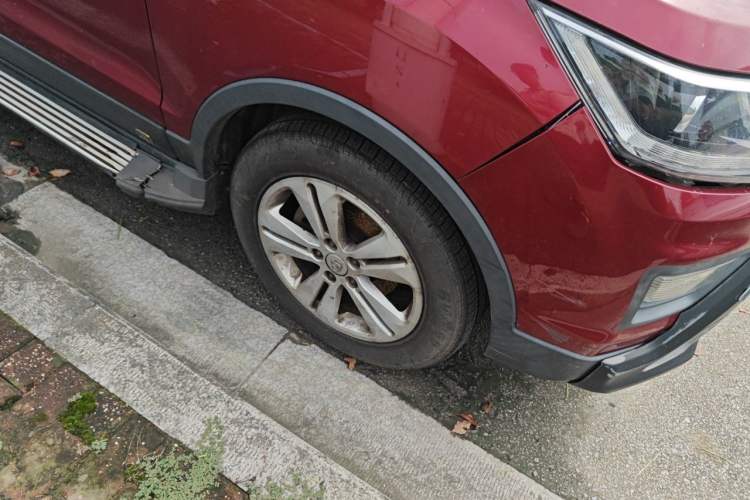 Used CHANGAN OSHAN CX70 2016 1.6L Manual Luxury Model Right Front Wheel Hub