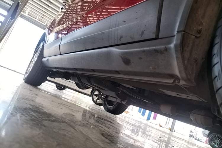 Used CHANGAN OSHAN CX70 2016 1.6L Manual Luxury Model Right Side Sill
