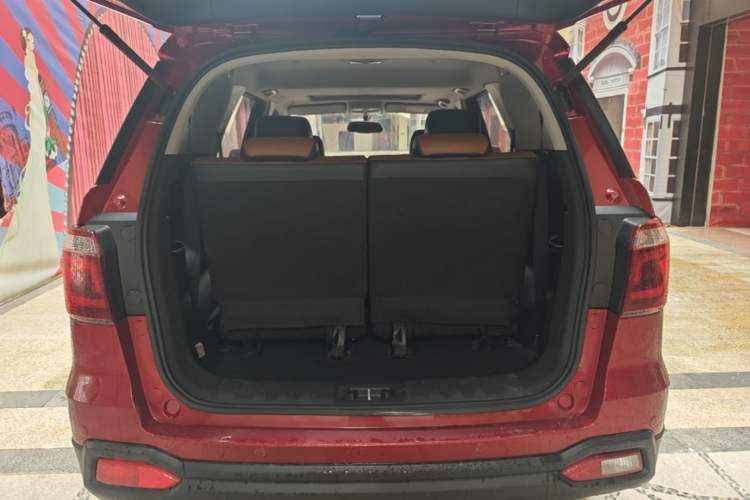Used CHANGAN OSHAN CX70 2016 1.6L Manual Luxury Model Trunk