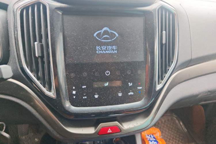 Used CHANGAN OSHAN CX70 2016 1.6L Manual Luxury Model Audio And AC Panel