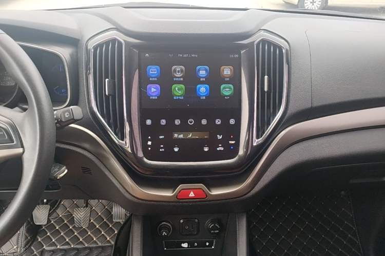 Used CHANGAN OSHAN CX70 2016 1.6L Manual Luxury Model Audio And AC Panel