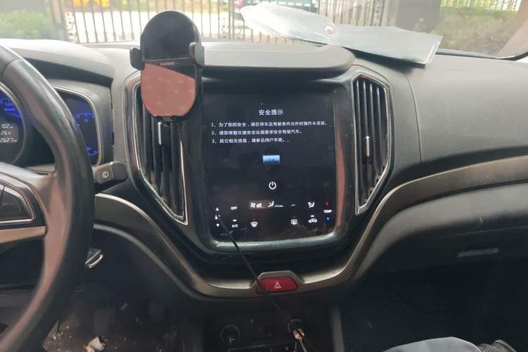 Used CHANGAN OSHAN CX70 2016 1.6L Manual Luxury Model Audio And AC Panel