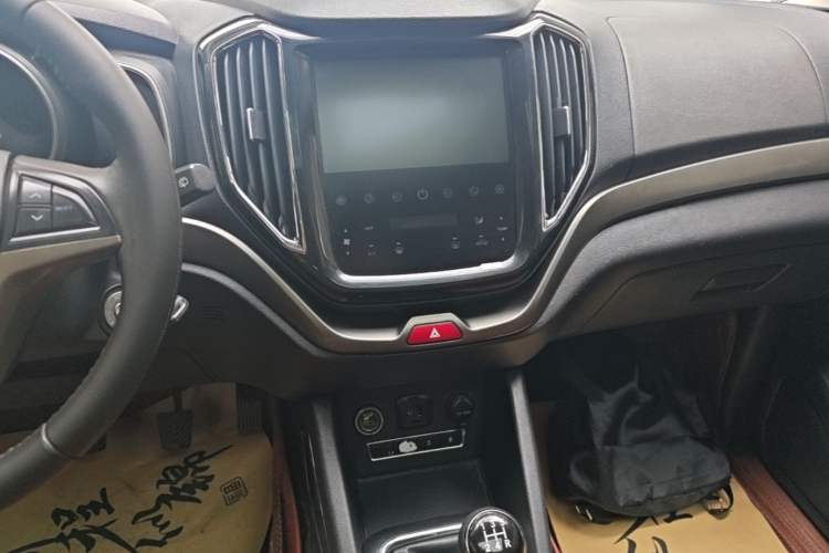 Used CHANGAN OSHAN CX70 2016 1.6L Manual Luxury Model Audio And AC Panel