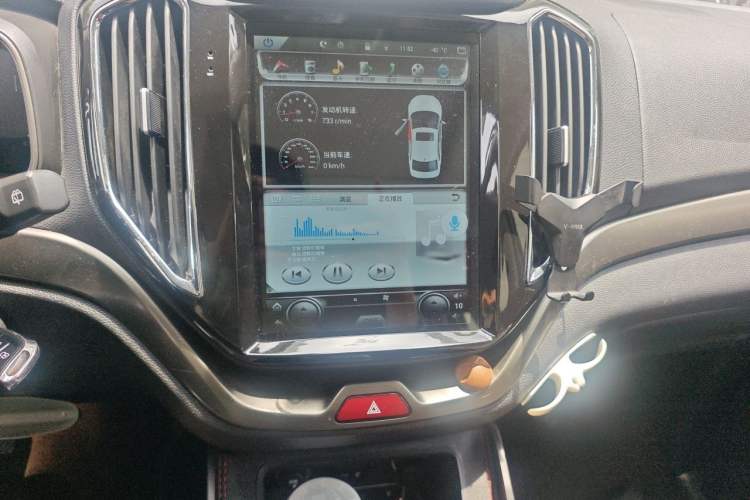 Used CHANGAN OSHAN CX70 2016 1.6L Manual Luxury Model Audio And AC Panel