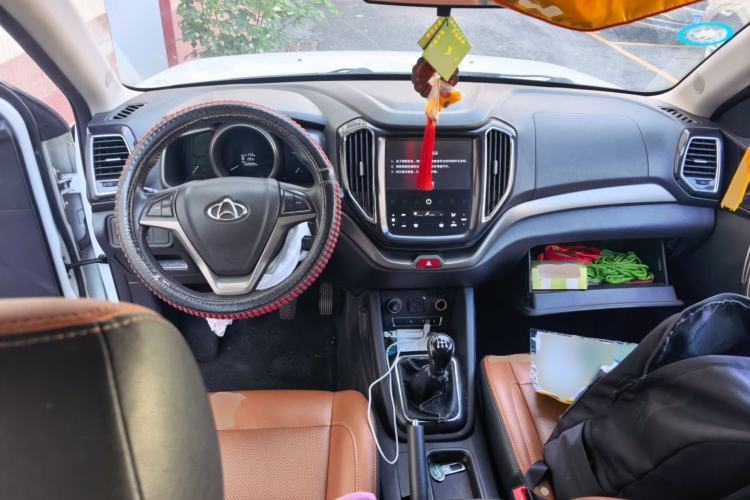 Used CHANGAN OSHAN CX70 2016 1.6L Manual Elite Model Center Console