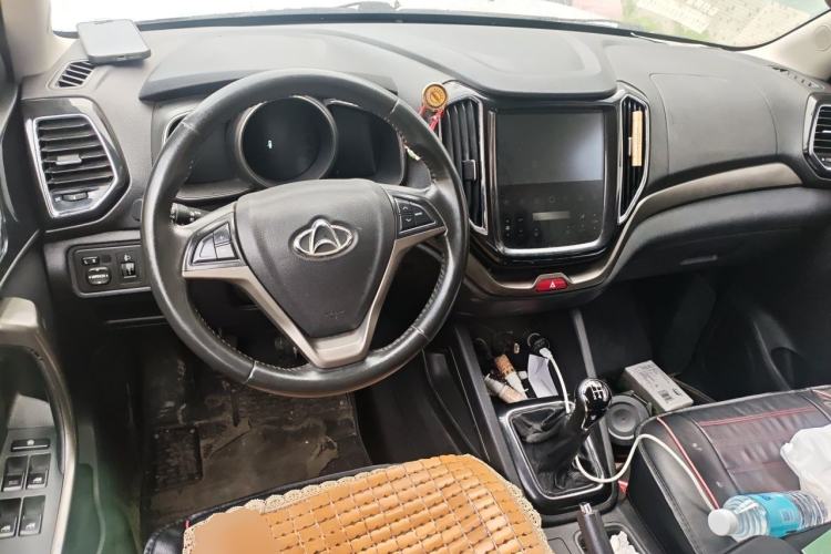 Used CHANGAN OSHAN CX70 2016 1.6L Manual Comfort Model Center Console
