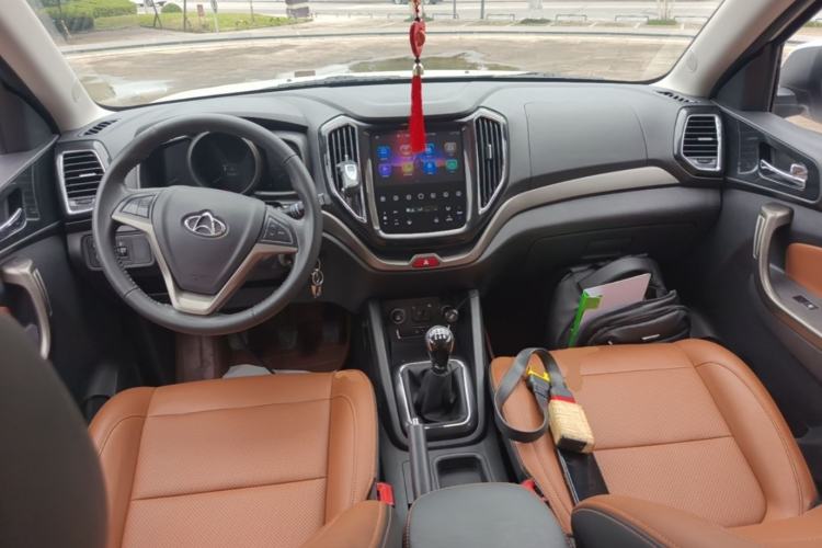 Used CHANGAN OSHAN CX70 2016 1.6L Manual Luxury Model Center Console