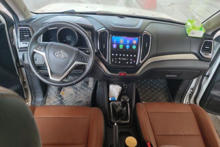 Used CHANGAN OSHAN CX70 2016 1.6L Manual Luxury Model Center Console
