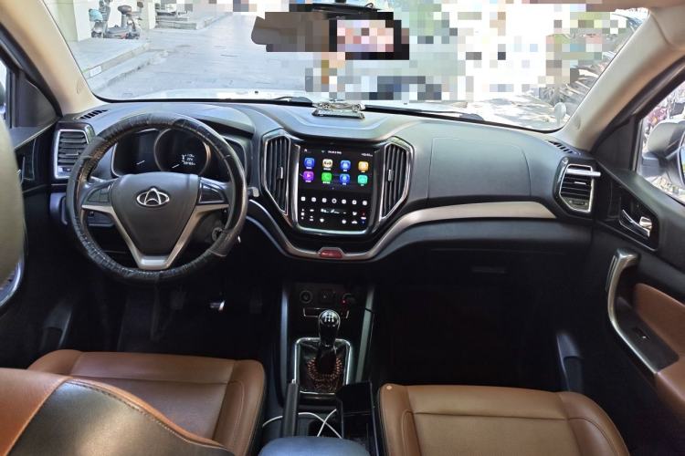 Used CHANGAN OSHAN CX70 2016 1.6L Manual Luxury Model Center Console