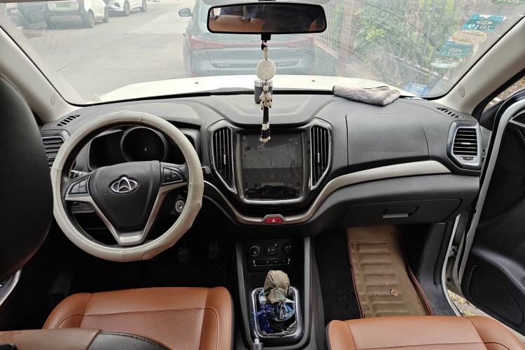 Used CHANGAN OSHAN CX70 2016 1.6L Manual Luxury Model Center Console
