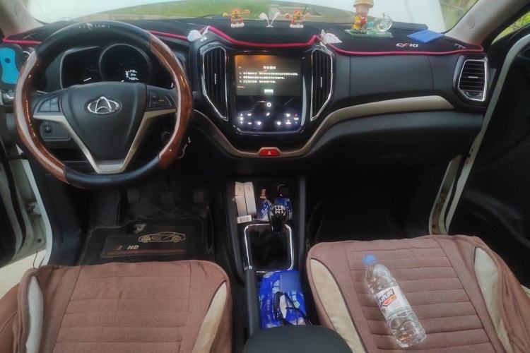 Used CHANGAN OSHAN CX70 2016 1.6L Manual Luxury Model Center Console