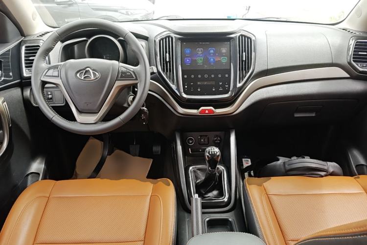 Used CHANGAN OSHAN CX70 2016 1.6L Manual Luxury Model Center Console