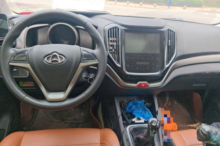 Used CHANGAN OSHAN CX70 2016 1.6L Manual Luxury Model Center Console