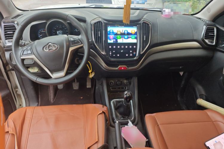 Used CHANGAN OSHAN CX70 2016 1.6L Manual Luxury Model Center Console