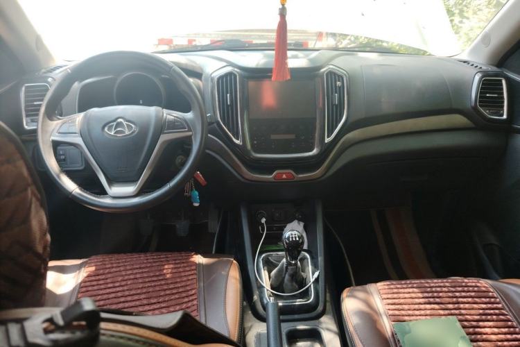Used CHANGAN OSHAN CX70 2016 1.6L Manual Luxury Model Center Console