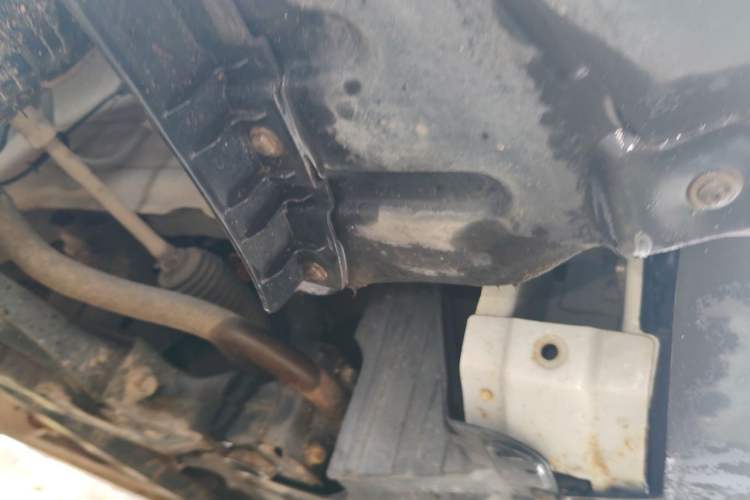 Used CHANGAN OSHAN CX70 2016 1.6L Manual Comfort Model Chassis Front Right