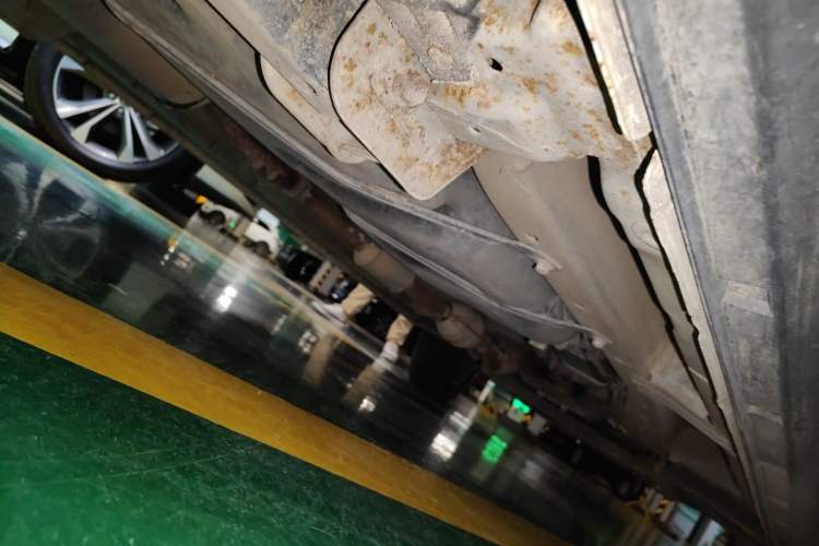 Used CHANGAN OSHAN CX70 2016 1.6L Manual Luxury Model Chassis Rear Right