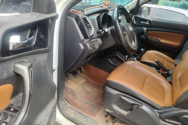 Used CHANGAN OSHAN CX70 2016 1.6L Manual Luxury Model Driver Seat
