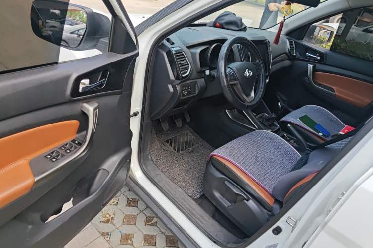 Used CHANGAN OSHAN CX70 2016 1.6L Manual Luxury Model Driver Seat
