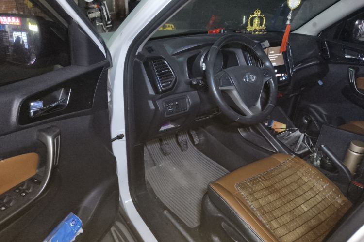 Used CHANGAN OSHAN CX70 2016 1.6L Manual Luxury Model Driver Seat