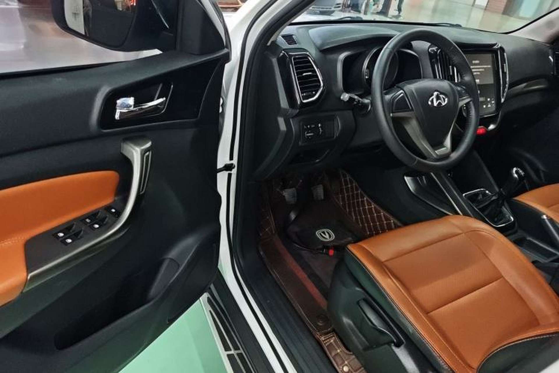 Used CHANGAN OSHAN CX70 2016 1.6L Manual Luxury Model Driver Seat