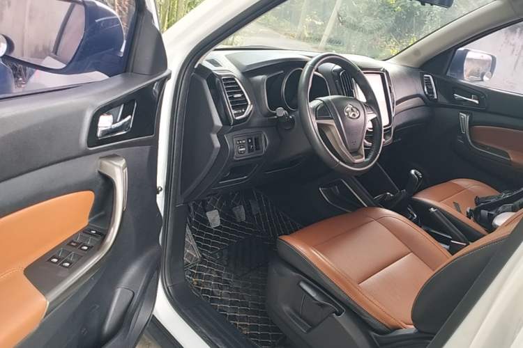 Used CHANGAN OSHAN CX70 2016 1.6L Manual Luxury Model Driver Seat