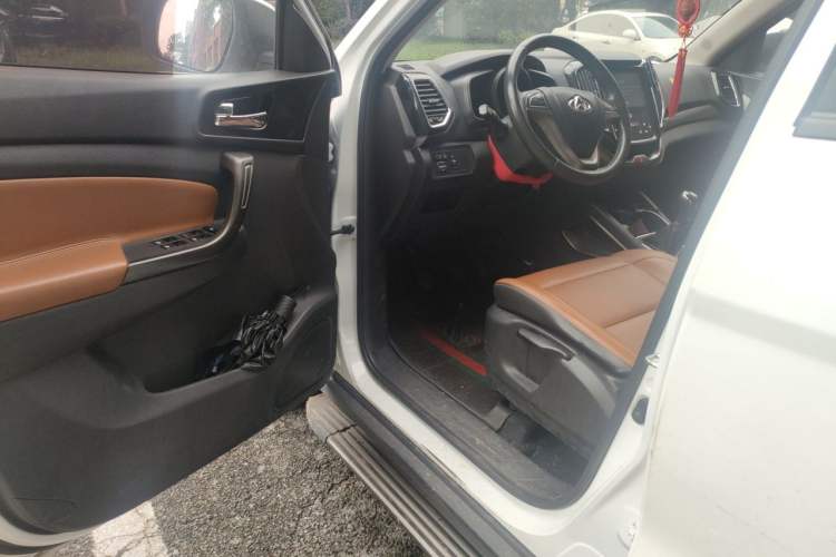 Used CHANGAN OSHAN CX70 2016 1.6L Manual Luxury Model Driver Seat