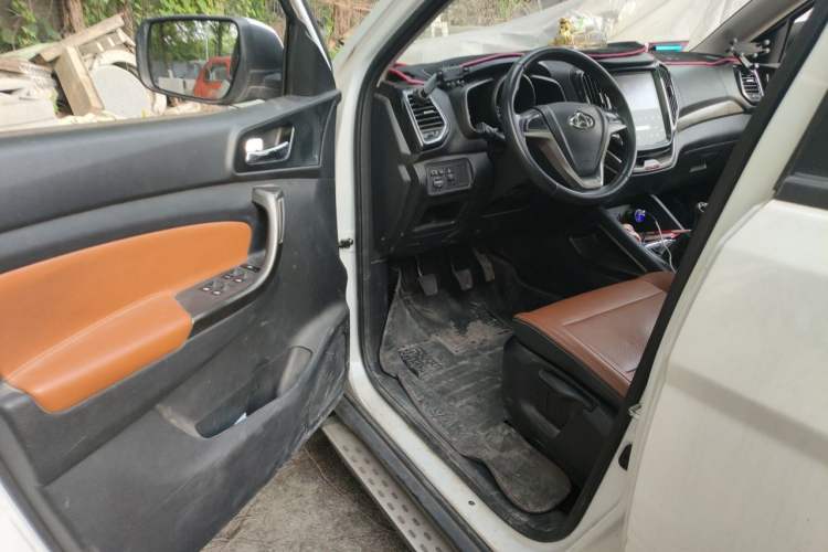 Used CHANGAN OSHAN CX70 2016 1.6L Manual Luxury Model Driver Seat