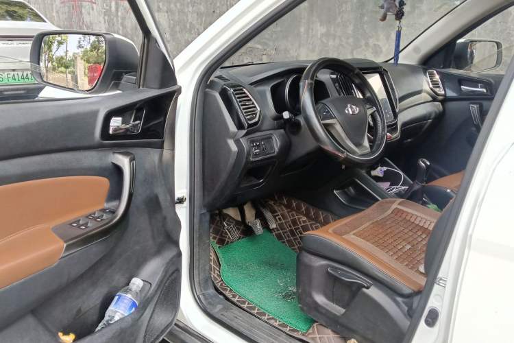 Used CHANGAN OSHAN CX70 2016 1.6L Manual Luxury Model Driver Seat